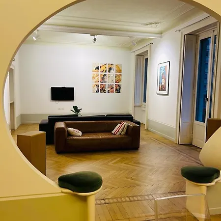 Easy Italy Grand Apartment Milan